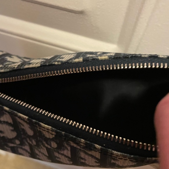 Dior TROTTER 2 bag  authentic with free chain and Dior ribbon bag charm - Picture 3 of 11